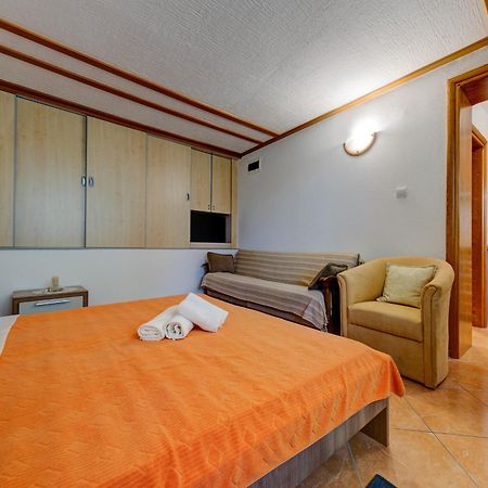 Olive Garden Apartments Sveti Stefan Room photo