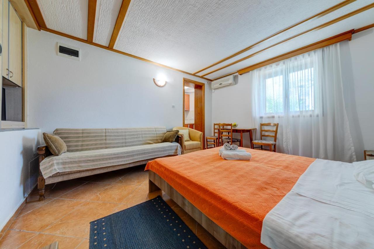 Olive Garden Apartments Sveti Stefan Exterior photo