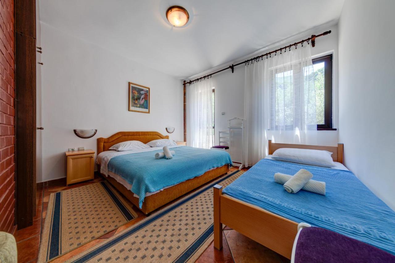 Olive Garden Apartments Sveti Stefan Exterior photo