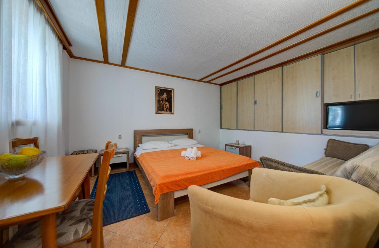 Olive Garden Apartments Sveti Stefan Exterior photo